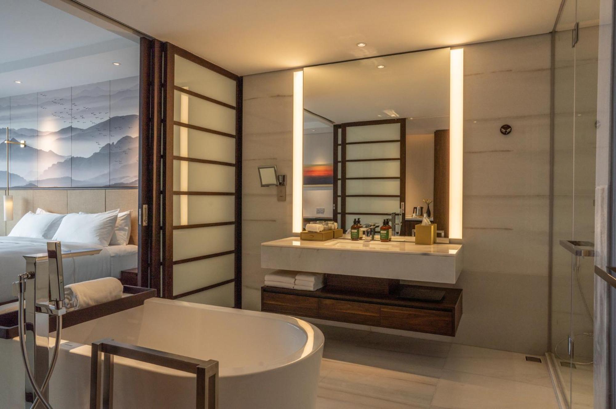 Crowne Plaza Vinh Yen City Centre By Ihg Esterno foto